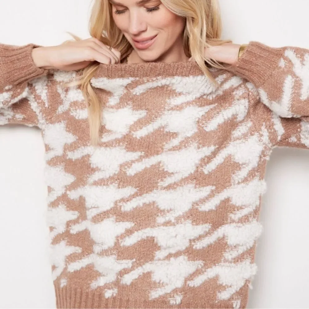 Line & Dot Houndstooth Pullover Sweater(Size Medium)